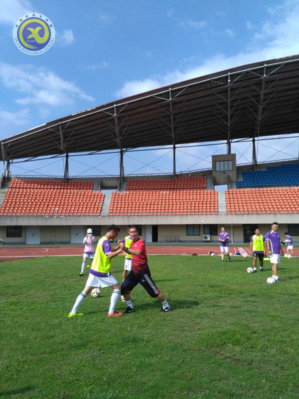 强化体育足球特色 全面促进学校发展(图3)