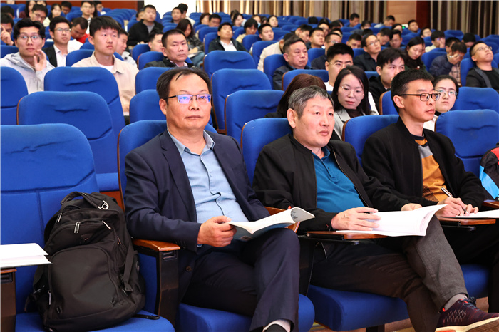 合肥市高中物理学科省“教坛新星”课堂教学观摩研讨活动在七中开展(图2) 合肥市高中物理学科省“教坛新星”课堂教学观摩研讨活动在七中开展(图2)