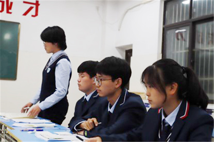 群雄舌战展雄风,争锋相对辩天下(图2)