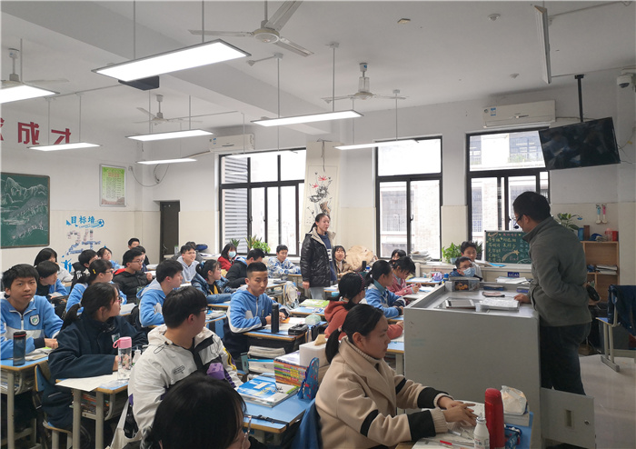 学生发展指导中心:生涯规划照前程,志愿选择添光明(图2)