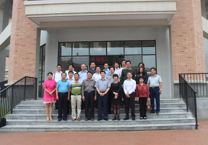 市政协组织教科文界委员调研视察合肥七中(图2)