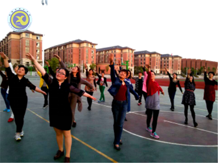  炫出校园风采  舞出七中美丽(图1)