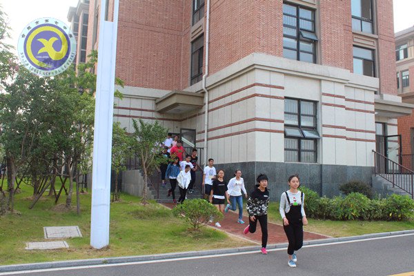 九•一八安全疏散演练规范有序(图2)