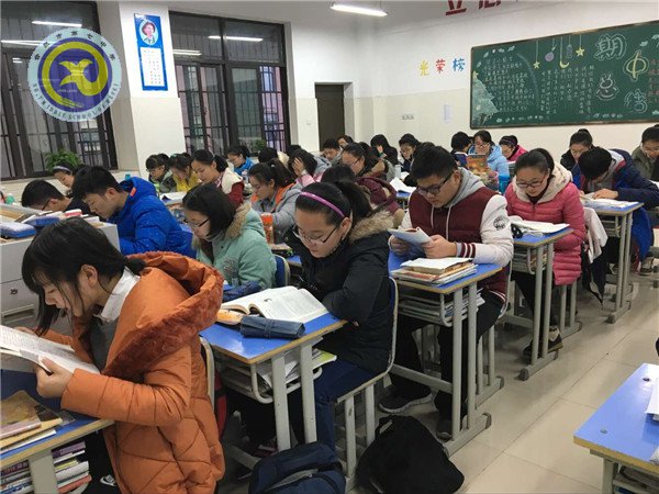 浓浓书香满校园 琅琅书声遍七中(图2)