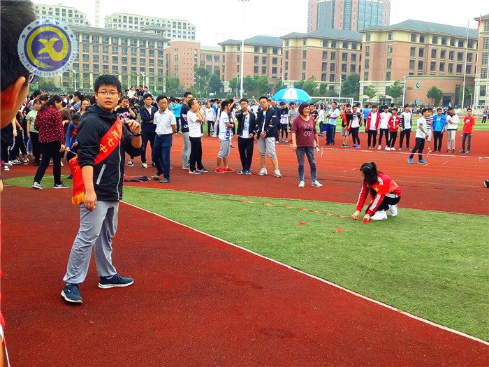 最是操场上的一抹红(图2)