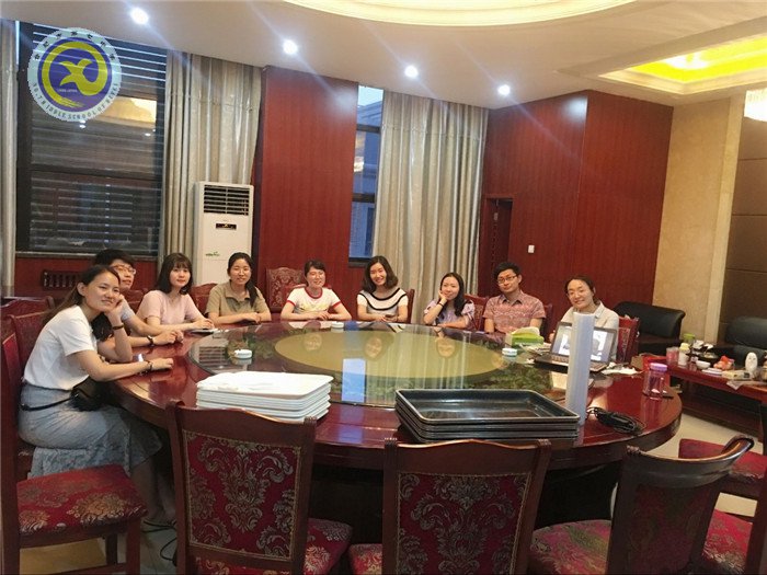 最美的时光遇见你(图1)