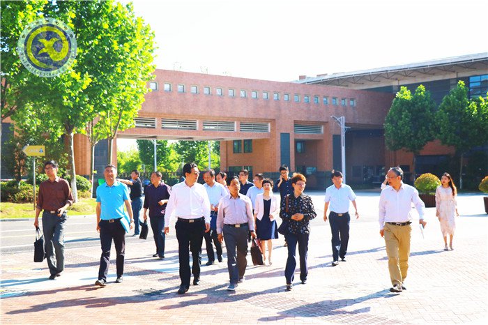 流彩五月 和雅七中(图1)