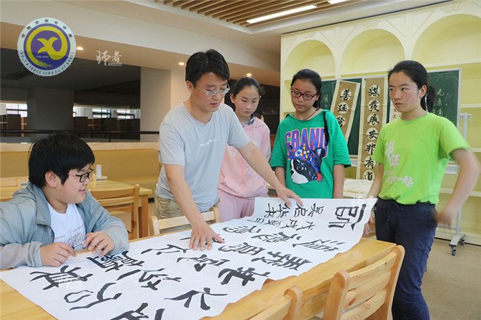 万家教育:2018年这些老师一不小心成了“网红” 刷爆合肥人的朋友圈(图2)