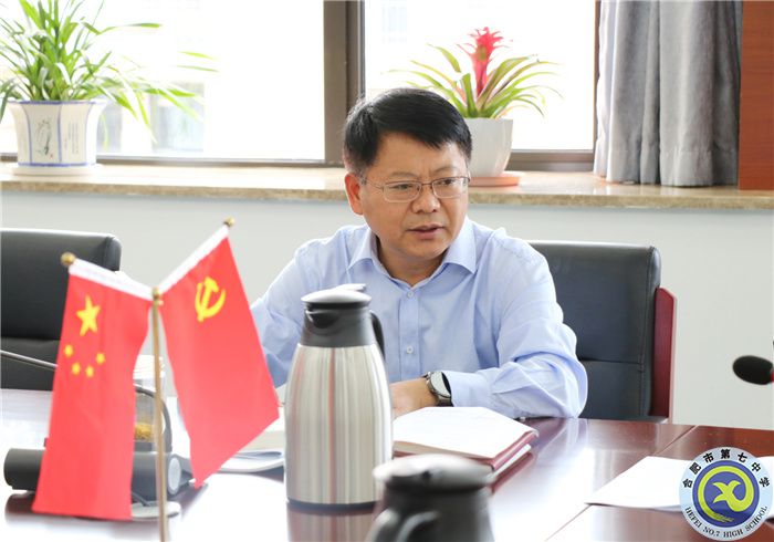 邓校.jpg 邓校.jpg