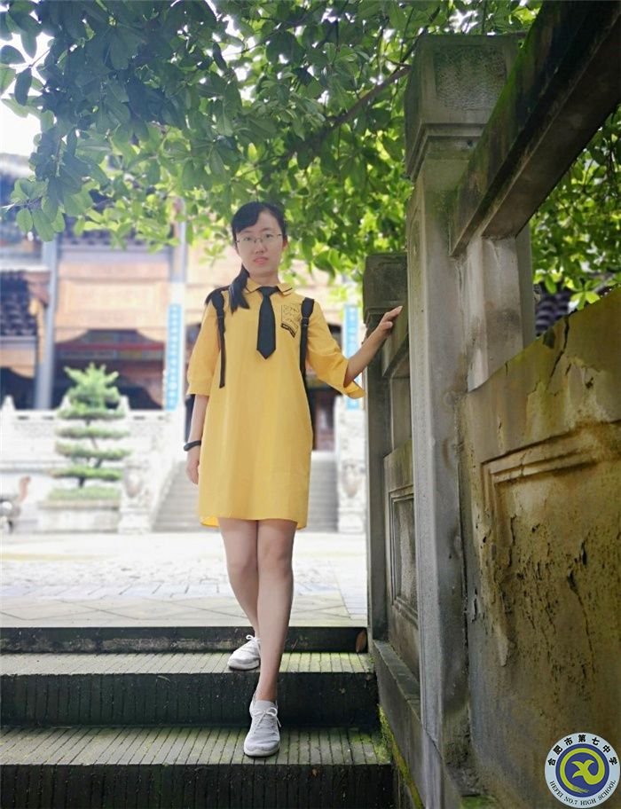 胡静.jpg 胡静.jpg