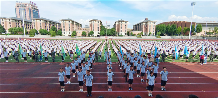 征程万里风正劲  重任千钧再出发(图1) 征程万里风正劲  重任千钧再出发(图1)