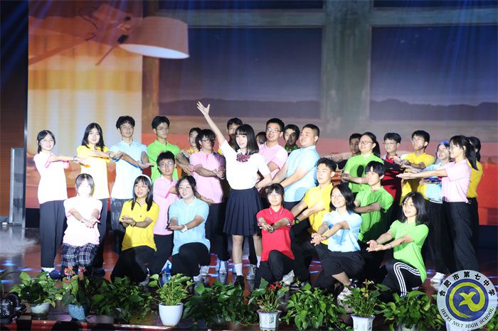 23、歌舞.jpg 23、歌舞.jpg