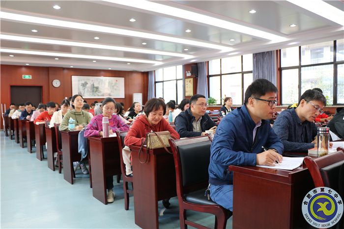 党员们.jpg 党员们.jpg