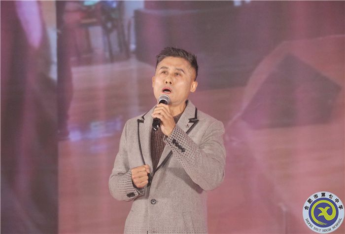 12、男声独唱《闪亮的日子》.jpg 12、男声独唱《闪亮的日子》.jpg