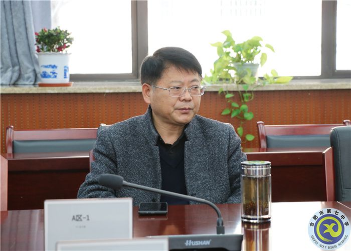 邓校讲话.jpg 邓校讲话.jpg