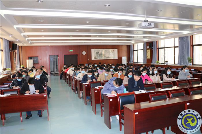 党员们.jpg 党员们.jpg