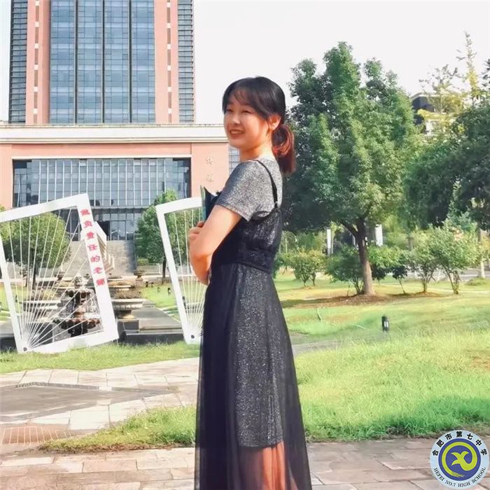 张凯丽.jpg 张凯丽.jpg