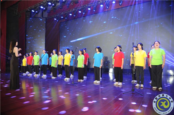 合唱团2.jpg 合唱团2.jpg