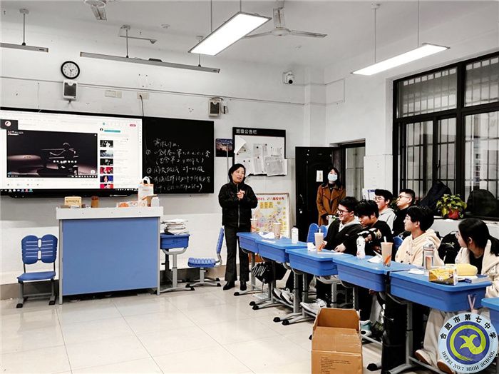 谢校.jpg 谢校.jpg