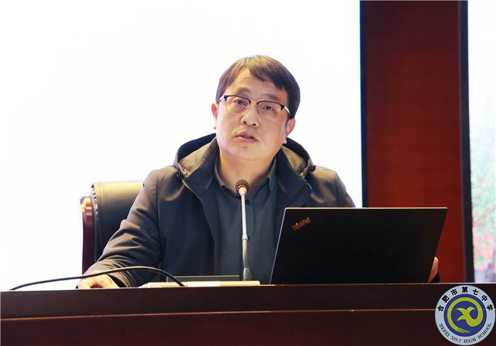 刘校.jpg 刘校.jpg