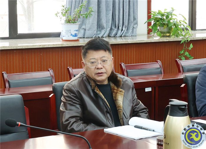 邓宗国校长.jpg 邓宗国校长.jpg