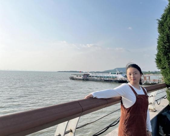 2、王芳.jpg 2、王芳.jpg