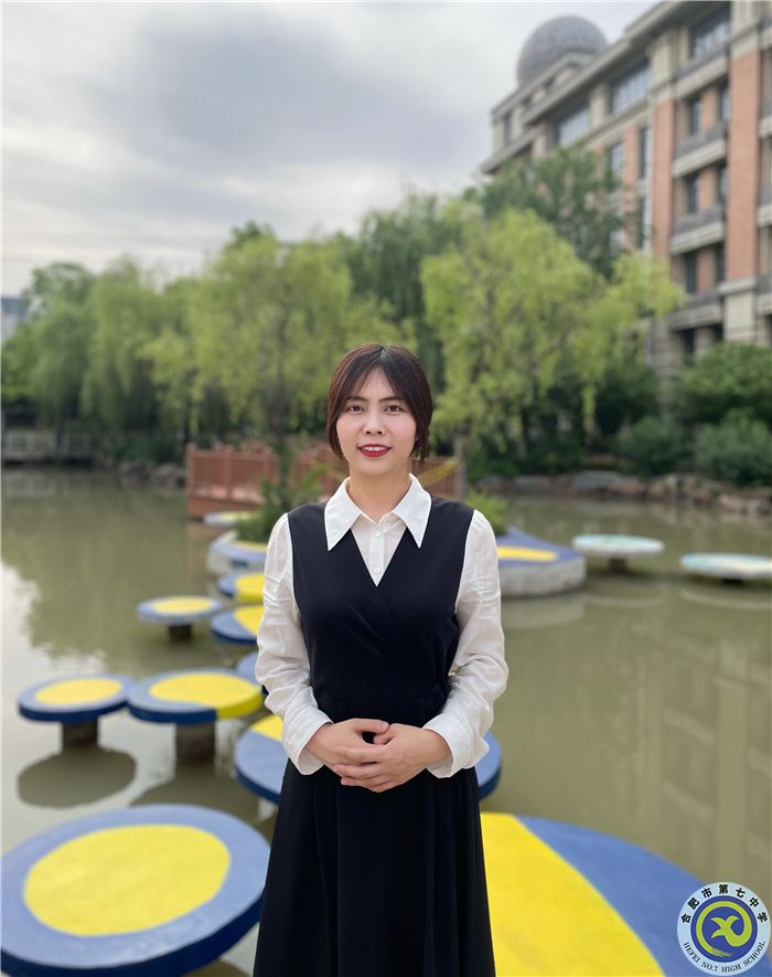 闫楠.jpg 闫楠.jpg