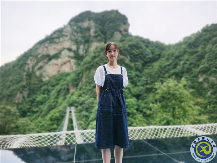 李昕瑶,四十六中.jpg 李昕瑶,四十六中.jpg