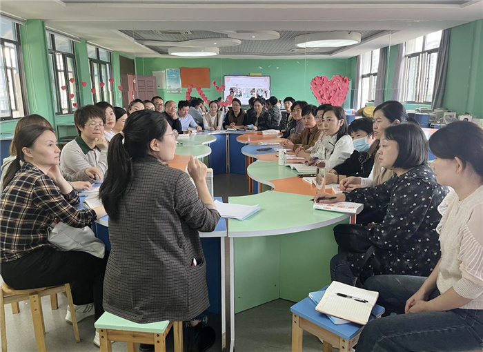 家长读书会.jpg 家长读书会.jpg