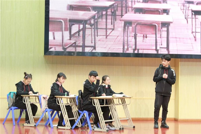 心理剧表演.jpg 心理剧表演.jpg