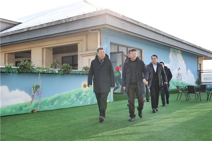 合肥市学生心理健康工作座谈会在合肥七中举行(图3) 合肥市学生心理健康工作座谈会在合肥七中举行(图3)