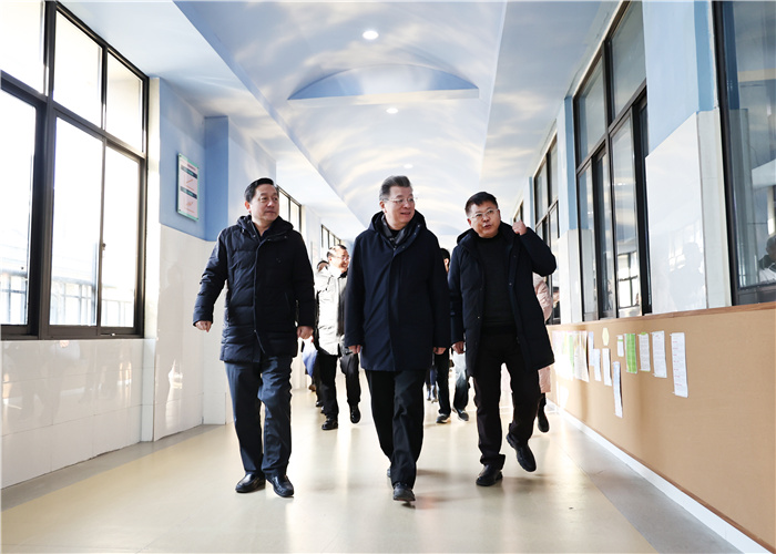 合肥市学生心理健康工作座谈会在合肥七中举行(图1) 合肥市学生心理健康工作座谈会在合肥七中举行(图1)