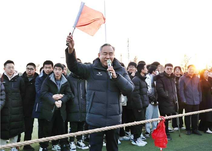 中安教育网:合肥七中凝“绳”聚力展风采    力“拔”山河向未来(图1) 中安教育网:合肥七中凝“绳”聚力展风采    力“拔”山河向未来(图1)