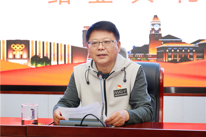 邓书记讲话.jpg 邓书记讲话.jpg