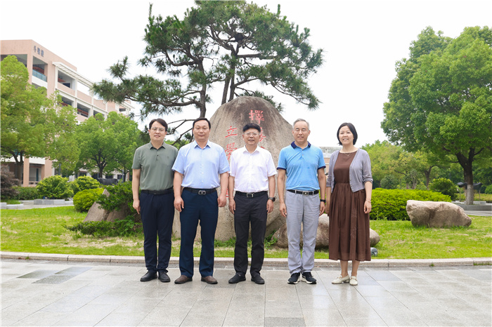 合肥一六八中学与合肥七中签订新时代育人方式改革合作交流框架协议(图1) 合肥一六八中学与合肥七中签订新时代育人方式改革合作交流框架协议(图1)