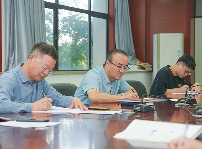 合肥七中行政党支部专题学习党的二十届三中全会精神(图3) 合肥七中行政党支部专题学习党的二十届三中全会精神(图3)