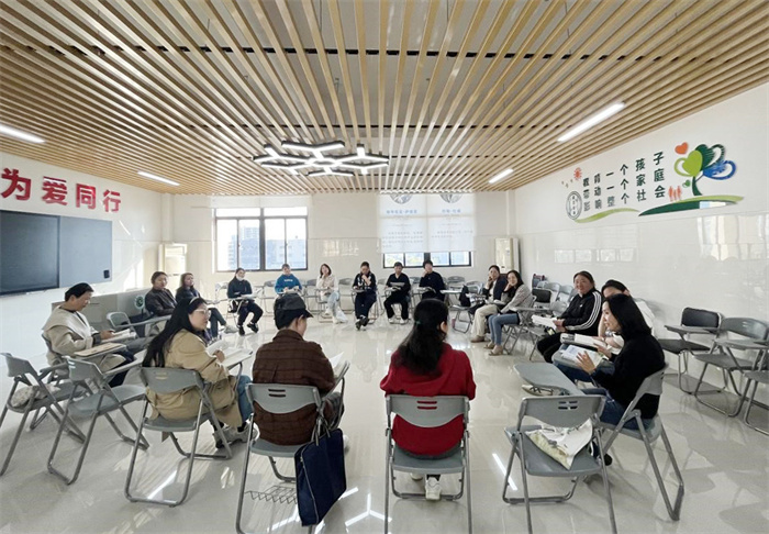 家长读书会1.jpg 家长读书会1.jpg