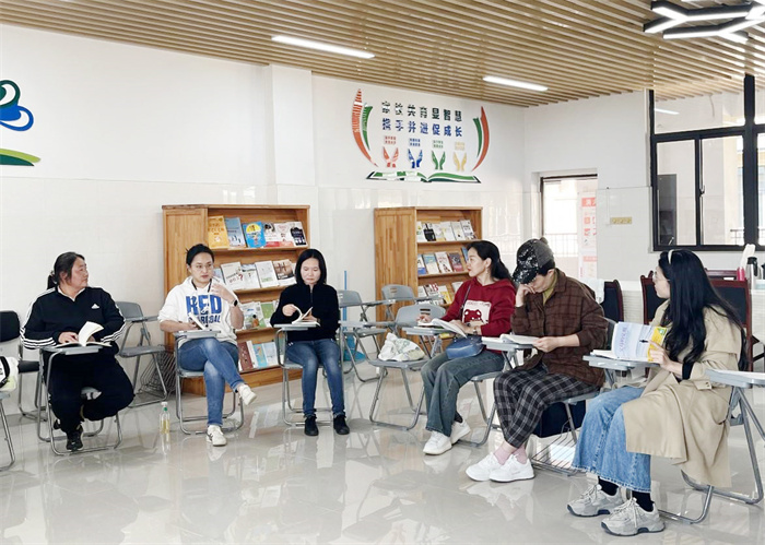 家长读书会2.jpg 家长读书会2.jpg