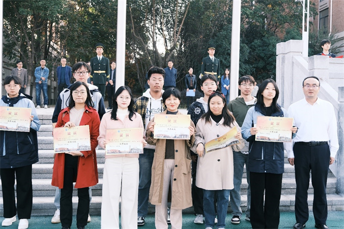 获奖学生合影.jpg 获奖学生合影.jpg