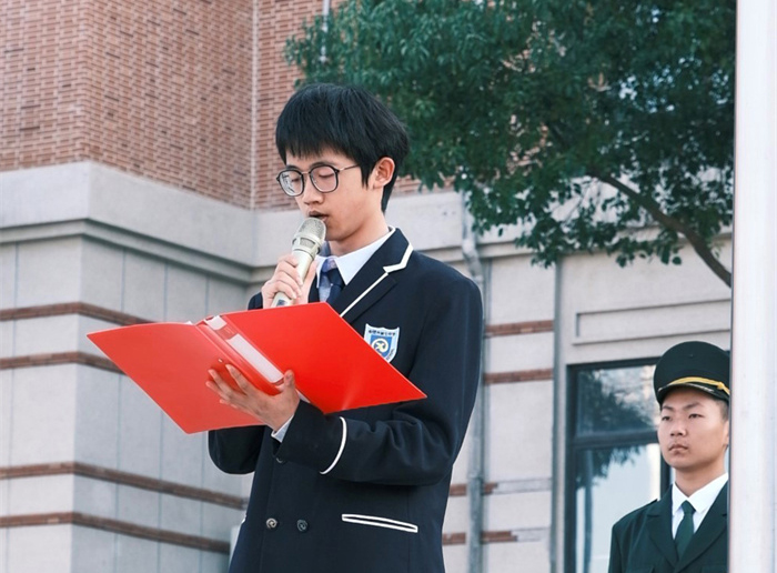 高一29班学生代表杨天皓.jpg 高一29班学生代表杨天皓.jpg