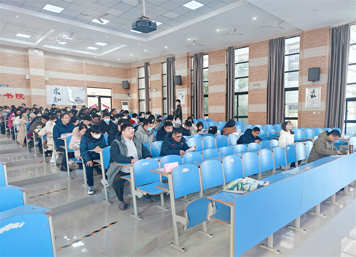 合肥七中高二年级召开2024-2025学年第二学期全体教师会议(图1)