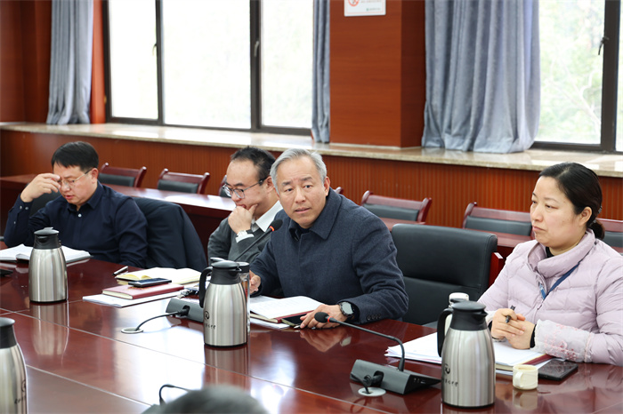 合肥七中党委开展2025年度第二次中心组理论学习会议(图3) 合肥七中党委开展2025年度第二次中心组理论学习会议(图3)