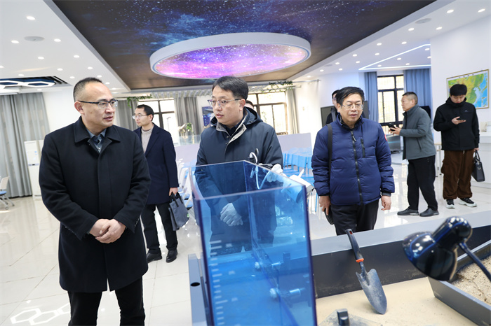 江苏省新星教育集团一行莅临合肥七中参观交流(图4)