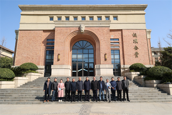 教育部教育技术与资源发展中心调研合肥七中(图1) 教育部教育技术与资源发展中心调研合肥七中(图1)