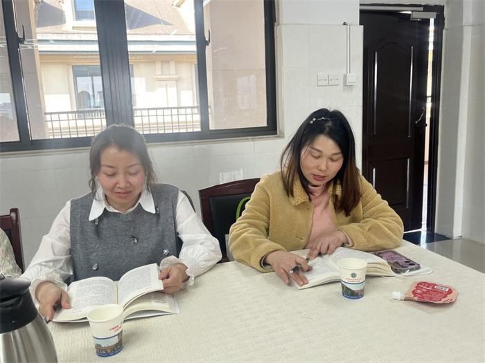 第五十六期家长读书会2.jpg 第五十六期家长读书会2.jpg