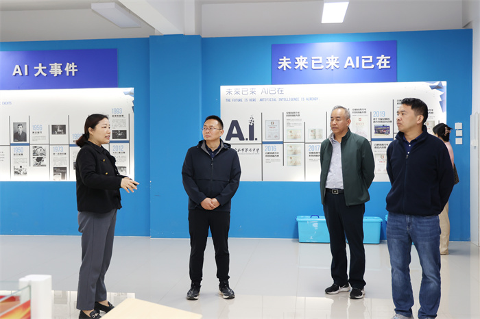 中科大附中实验学校一行莅临合肥七中考察交流(图3) 中科大附中实验学校一行莅临合肥七中考察交流(图3)