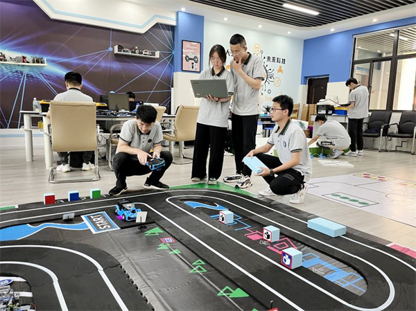 机器人课程.jpg 机器人课程.jpg