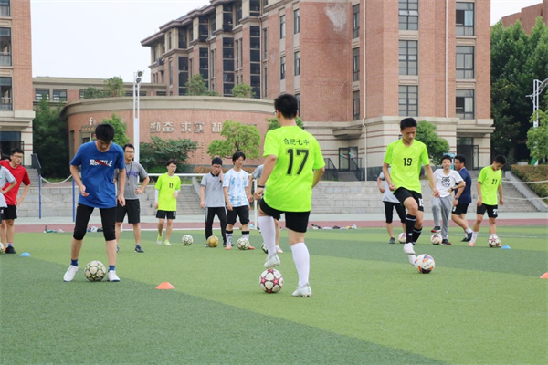 足球社.jpg 足球社.jpg