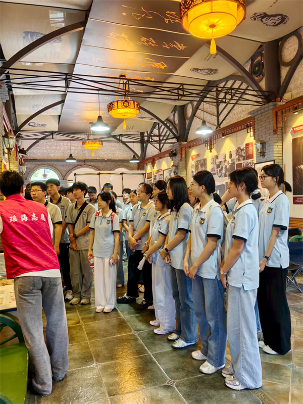合肥七中高一（10）班赴雷锋馆开展暑期社会实践活动(图3)