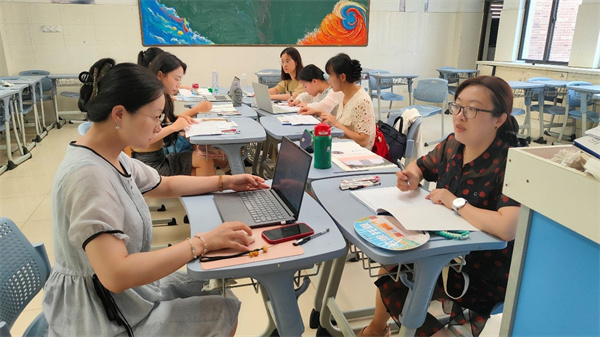 集体备课生物组.jpg 集体备课生物组.jpg